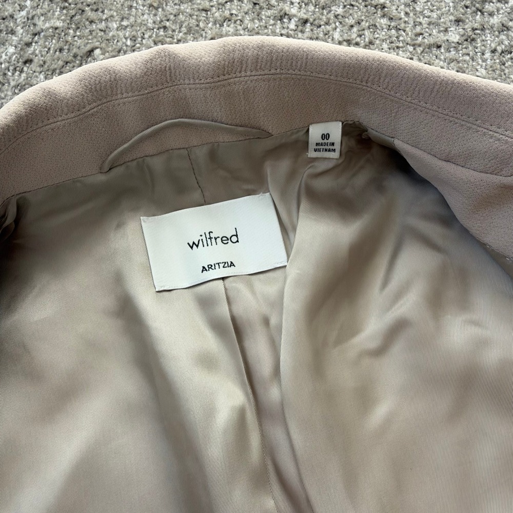 Aritzia Generation Blazer - Picture 6 of 6